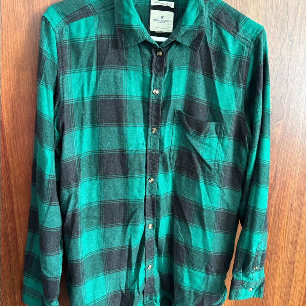 American Eagle Outfitters Green and Black Plaid Button Down Shirt